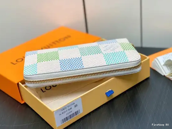 First bag ru LOUIS WALLET-19.5*10.5*2.5 cm VUITTON ZIPPY 0702